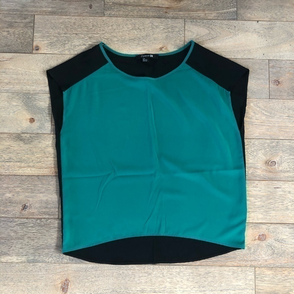 Green and Black Top S